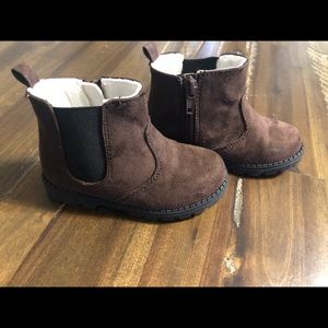 Toddler brown boots 🥾